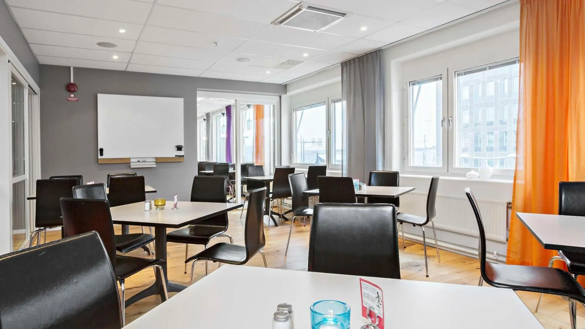 Connect Hotel Stockholm 3*,